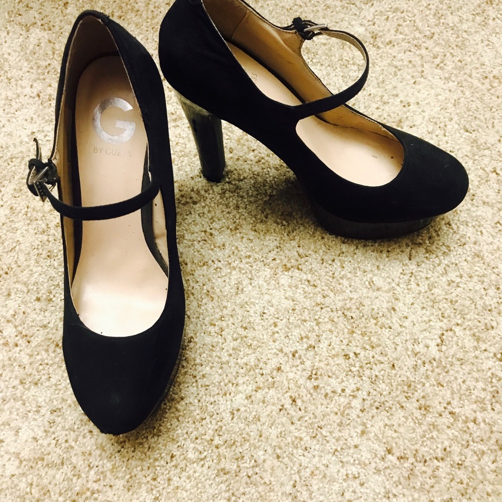G by Guess 5 inch heels, scratch on right toe